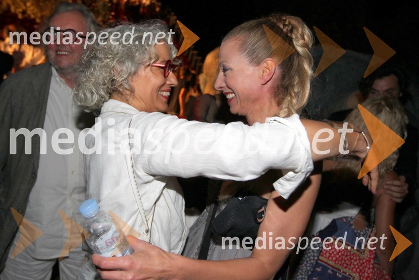 Alja Predan, umetniška direktorica Festivala Borštnikovo srečanje in Nataša Matjašec Rošker, igralkaOdisej, premiera mednarodne gledališke koprodukcije na Brionih