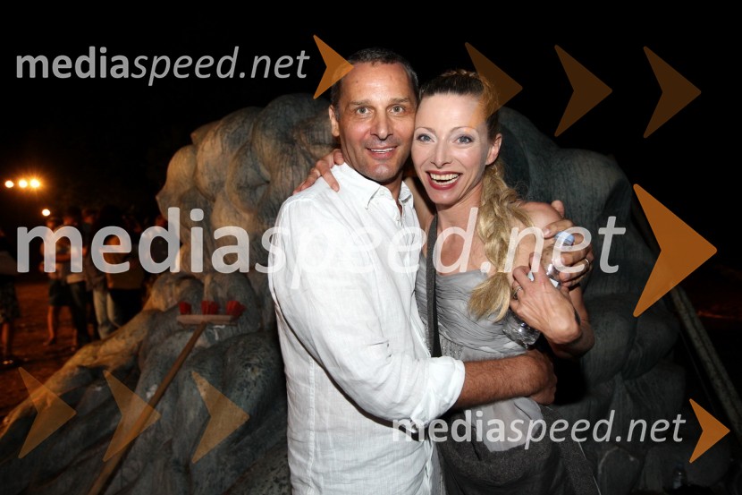 Danilo Rošker, direktor SNG Maribor in soproga Nataša Matjašec Rošker, igralkaOdisej, premiera mednarodne gledališke koprodukcije na Brionih