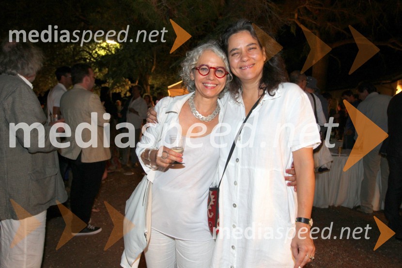 Alja Predan, umetniška direktorica Festivala Borštnikovo srečanje in  Lenka Udovički, režiserka ter soproga Radeta ŠerbedžijeOdisej, premiera mednarodne gledališke koprodukcije na Brionih