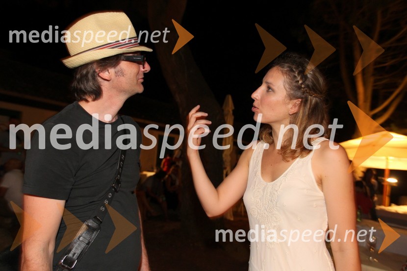 Aleksandar Popovski, režiser in Dijana Vidušin, igralkaOdisej, premiera mednarodne gledališke koprodukcije na Brionih