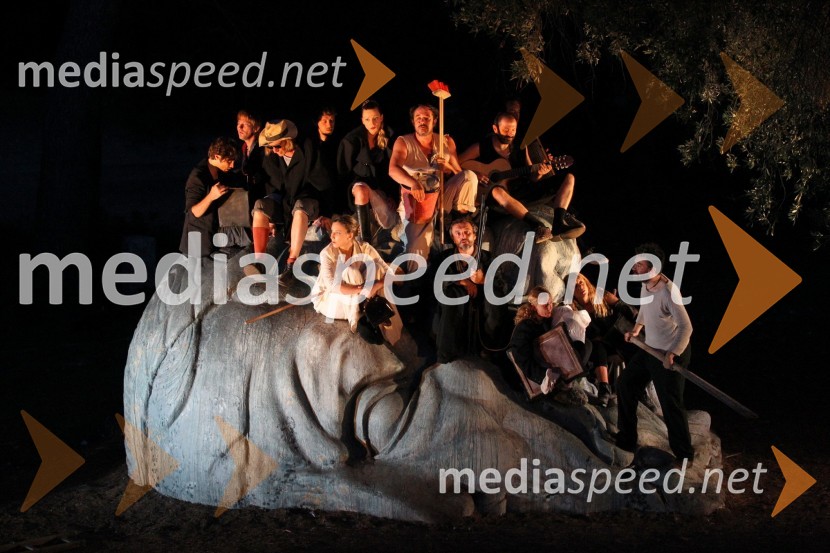 	Prizor iz predstave OdisejOdisej, premiera mednarodne gledališke koprodukcije na Brionih