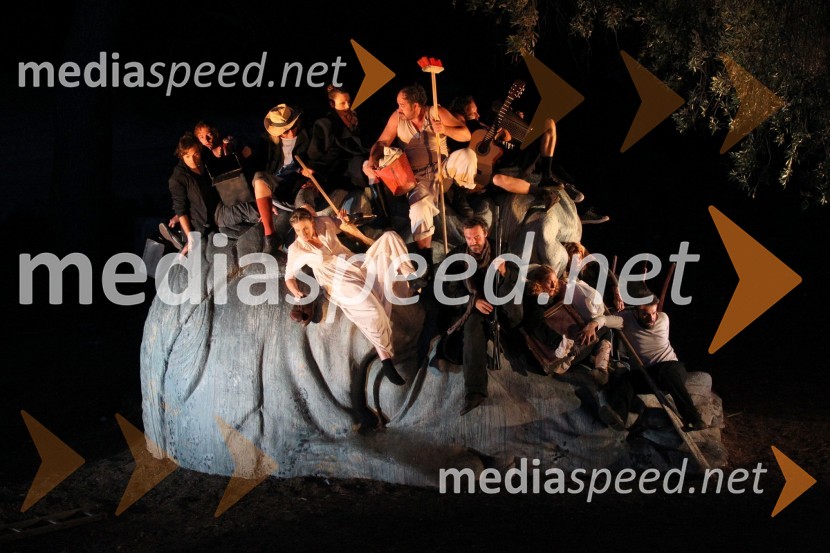 	Prizor iz predstave OdisejOdisej, premiera mednarodne gledališke koprodukcije na Brionih