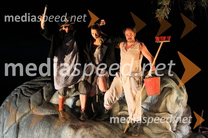 	Prizor iz predstave OdisejOdisej, premiera mednarodne gledališke koprodukcije na Brionih