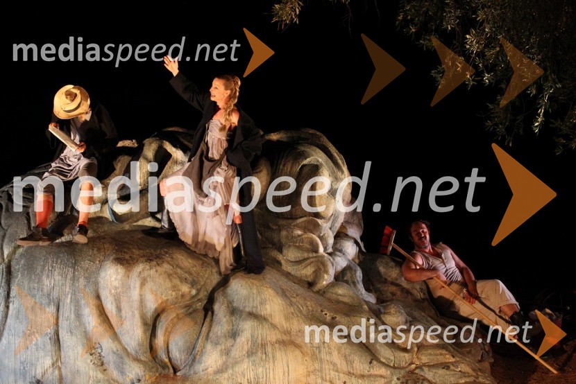 	Prizor iz predstave OdisejOdisej, premiera mednarodne gledališke koprodukcije na Brionih