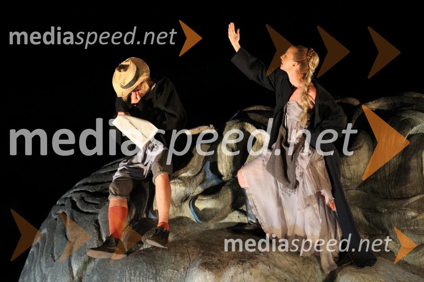 	Prizor iz predstave OdisejOdisej, premiera mednarodne gledališke koprodukcije na Brionih