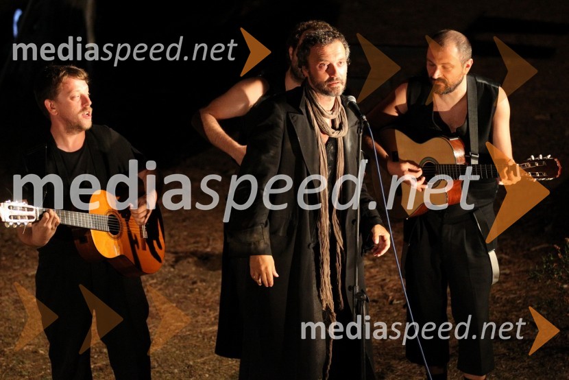 	Prizor iz predstave OdisejOdisej, premiera mednarodne gledališke koprodukcije na Brionih