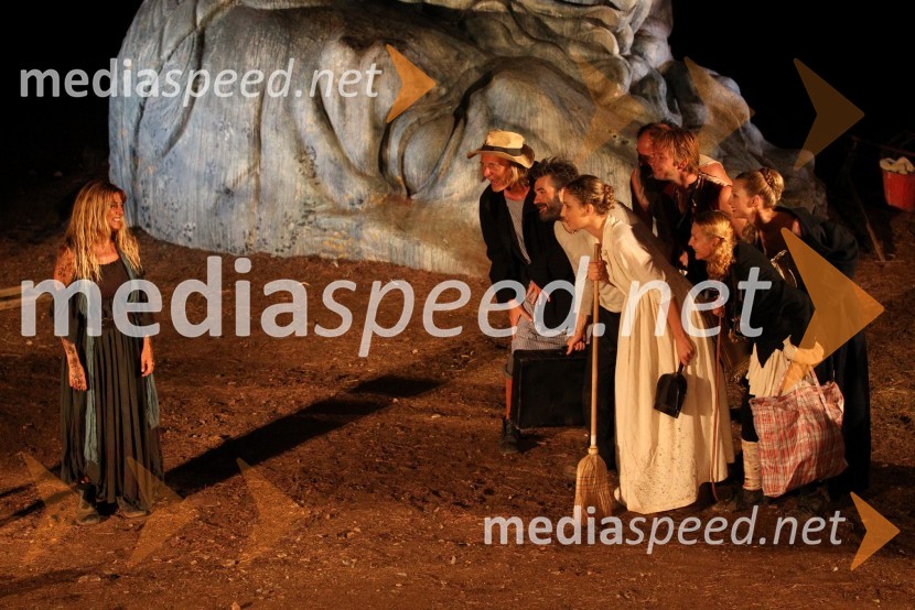 	Prizor iz predstave OdisejOdisej, premiera mednarodne gledališke koprodukcije na Brionih