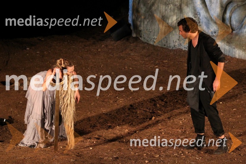 	Prizor iz predstave OdisejOdisej, premiera mednarodne gledališke koprodukcije na Brionih