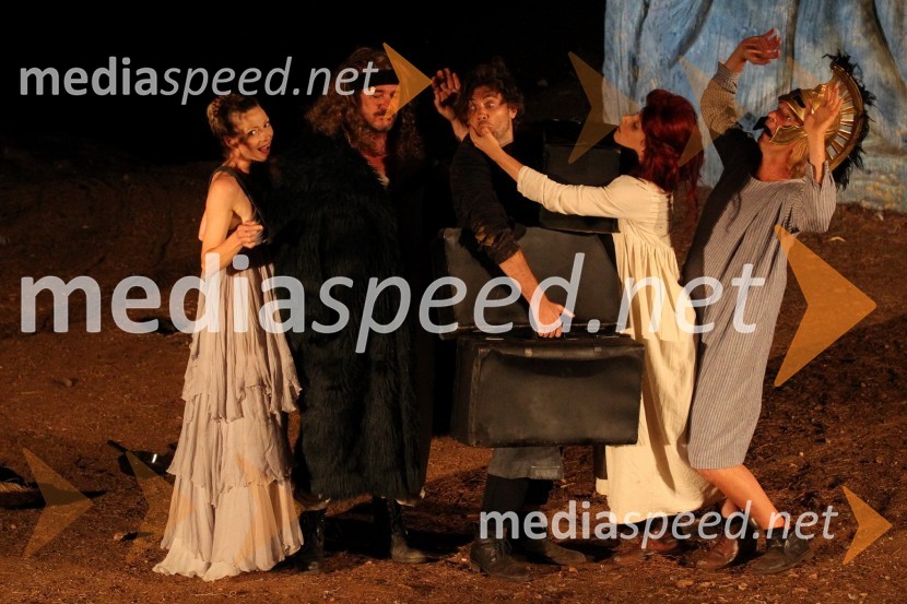 	Prizor iz predstave OdisejOdisej, premiera mednarodne gledališke koprodukcije na Brionih