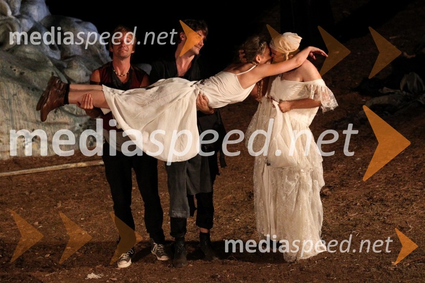 	Prizor iz predstave OdisejOdisej, premiera mednarodne gledališke koprodukcije na Brionih