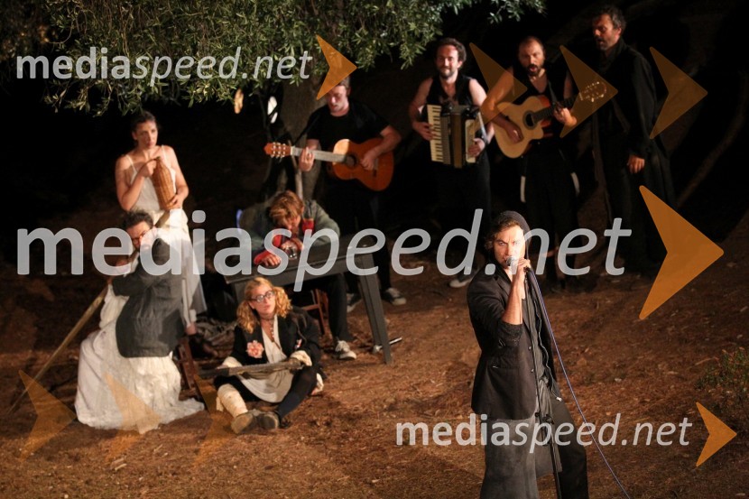 	Prizor iz predstave OdisejOdisej, premiera mednarodne gledališke koprodukcije na Brionih