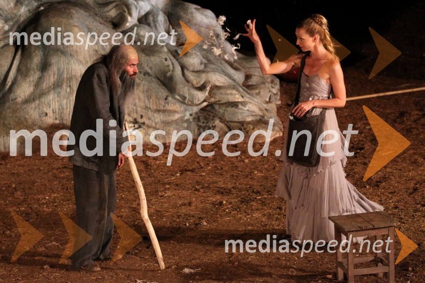 	Prizor iz predstave OdisejOdisej, premiera mednarodne gledališke koprodukcije na Brionih