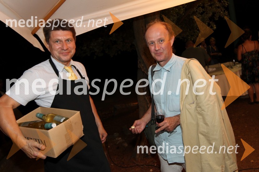 ... in Peter Tomaž Dobrila, svetovalec za intermedijsko povezovanje Maribor 2012 - EPKOdisej, premiera mednarodne gledališke koprodukcije na Brionih