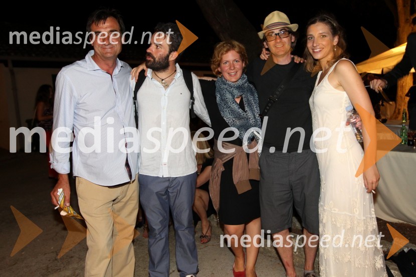 Darko Stazić, ravnatelj zagrebškega gledališča Gavella, Ozren Grabarić, igralec, Dora Delbianco, dramaturginja, Aleksandar Popovski, režiser in Dijana Vidušin, igralkaOdisej, premiera mednarodne gledališke koprodukcije na Brionih