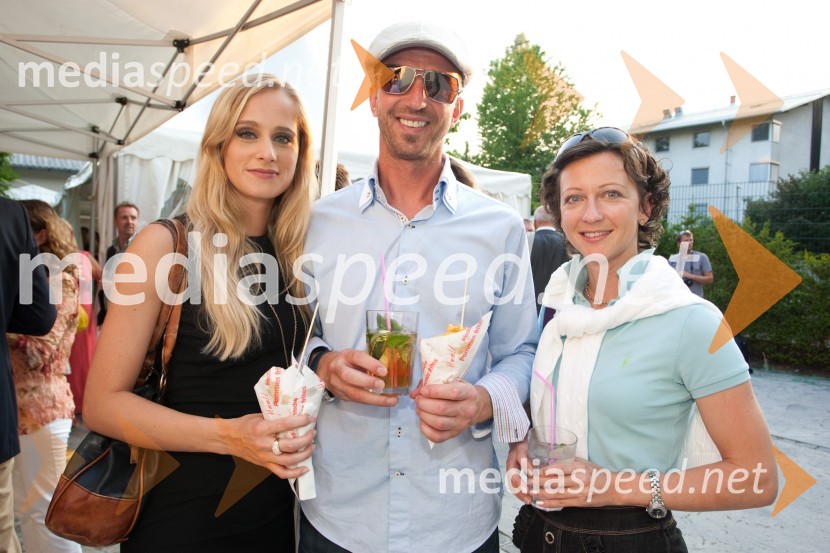 Daniela Bervar, vodja Cotrugli Business School Slovenija,  	Jani Klemenčič, nekdanji veslač in Saša Mrak, vodja marketinga in odnosov z javnostmi Kranjske investicijske družbe d.o.o.Sprejem britanskega veleposlanika ob otvoritvi Olimpijskih iger v Londonu