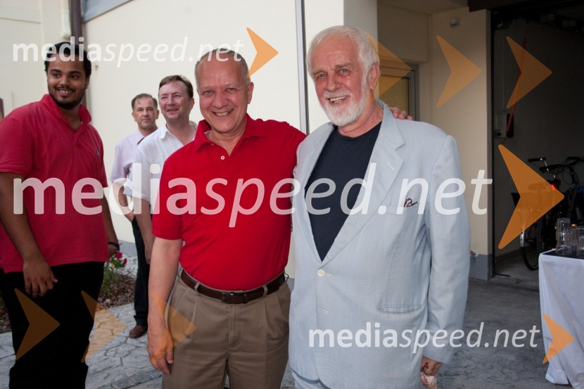 Joseph Adamo Mussomeli, veleposlanik Združenih držav Amerike v Sloveniji in Mitja Meršol, nekdanji urednik DelaSprejem britanskega veleposlanika ob otvoritvi Olimpijskih iger v Londonu