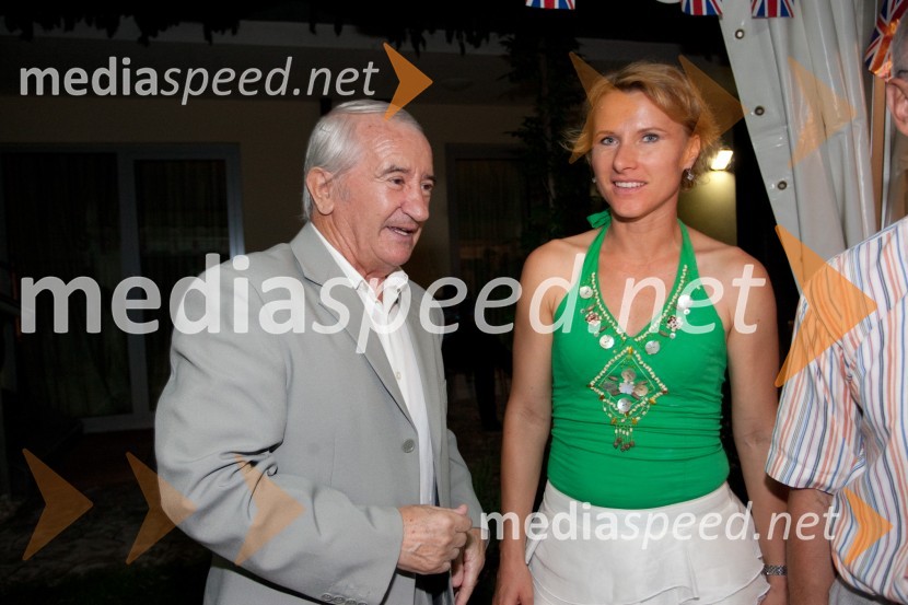 Tine Šrot, nedkanji olimpijec in Brigita Langerholc, nekdanja športnicaSprejem britanskega veleposlanika ob otvoritvi Olimpijskih iger v Londonu