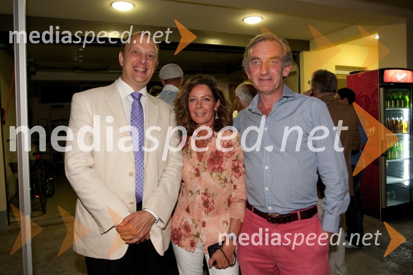 ..., Sue in soprog Ian Stafford, vojaški ataše na Britanski ambasadiSprejem britanskega veleposlanika ob otvoritvi Olimpijskih iger v Londonu