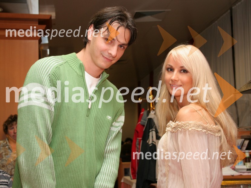 Pevka Saša Lendero in njen fant Miha HercogSaša Lendero