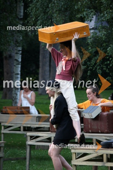 Premiera predstave Between usBetween us, premiera predstave