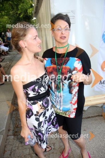 Between us, premiera predstave