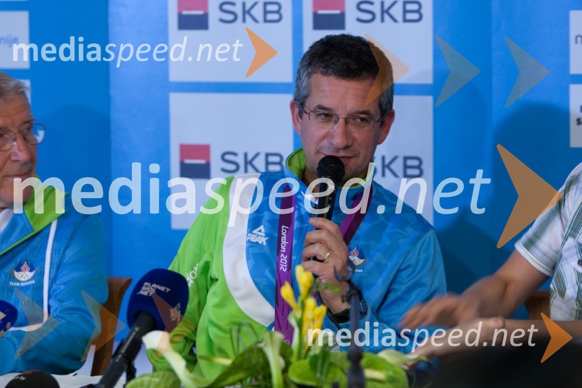 Rajmond Debevec, strelec z malokalibrsko puškoRajmond Debevec, prihod bronastega olimpijca v Slovenijo