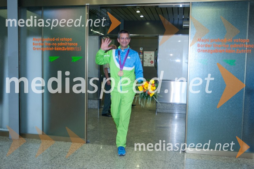 Rajmond Debevec, strelec z malokalibrsko puškoRajmond Debevec, prihod bronastega olimpijca v Slovenijo