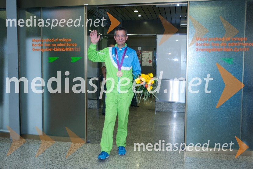 Rajmond Debevec, strelec z malokalibrsko puškoRajmond Debevec, prihod bronastega olimpijca v Slovenijo