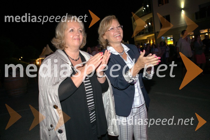 Alenka Iskra, predsednica uprave Rimske terme in ...Vino & blues, nastop The Blues Brothers revue
