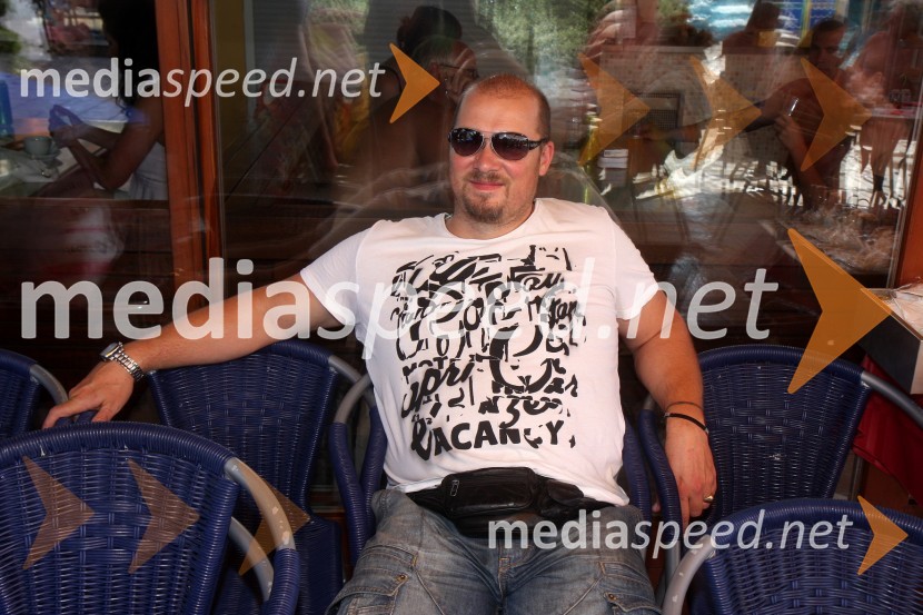 Robert Lavtar, Center alternative AltorionMiss bikini 2012, finale