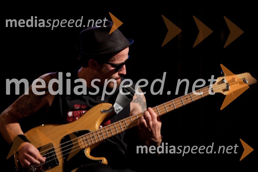 Jernej Šavel, basistLollobrigida, koncert skupine na 9. Kamfestu