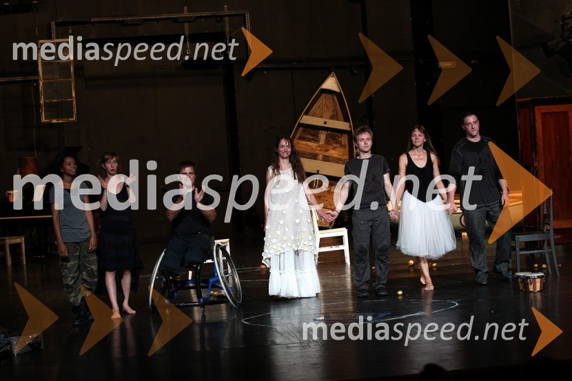 Priklon igralcevMaribor 2012 – EPK, Guernica Continuum, premiera