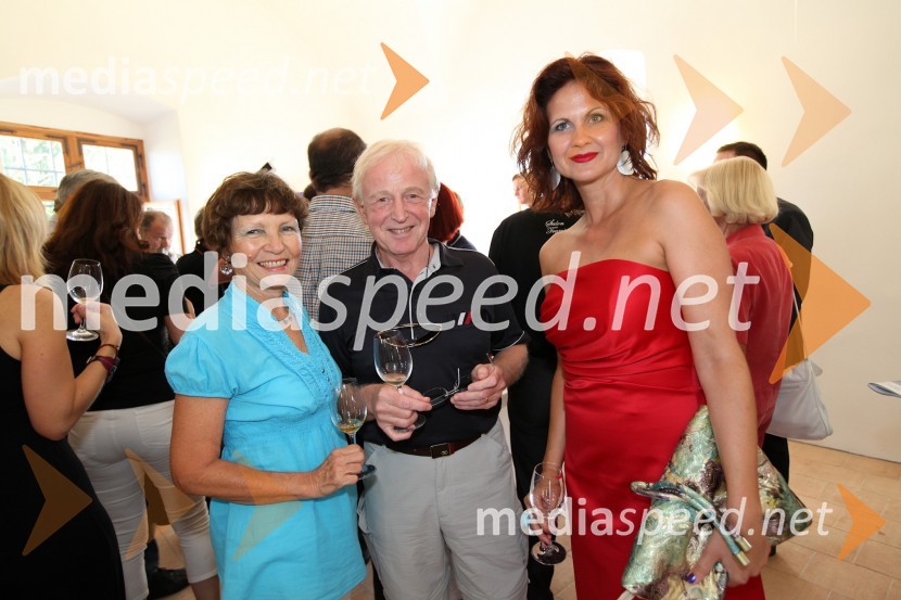 ..., ... in mag. Norma Bale, direktorica Kultprotur3. Salon Traminec 2012