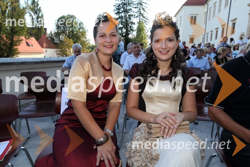 Jerneja Jančar, vinska kraljica Radgonsko - Kapelskih goric, Martina Baškovič, Vinska kraljica Slovenije 20123. Salon Traminec 2012