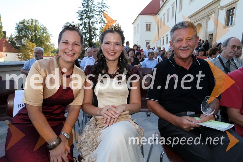 Jerneja Jančar, vinska kraljica Radgonsko - Kapelskih goric, Martina Baškovič, Vinska kraljica Slovenije 2012, Anton Kampuš, župan občine Gornja Radgona3. Salon Traminec 2012
