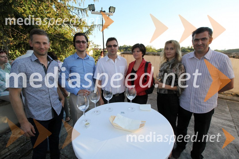 Sašo Drobnak, vodja pravne službe na zavodu Maribor 2012 - EPK, Aljaž Mejal, odnosi z javnostjo EPK, Roman in Marjana Grandpol,  Betina Podgajski in Boštjan Kampuš3. Salon Traminec 2012