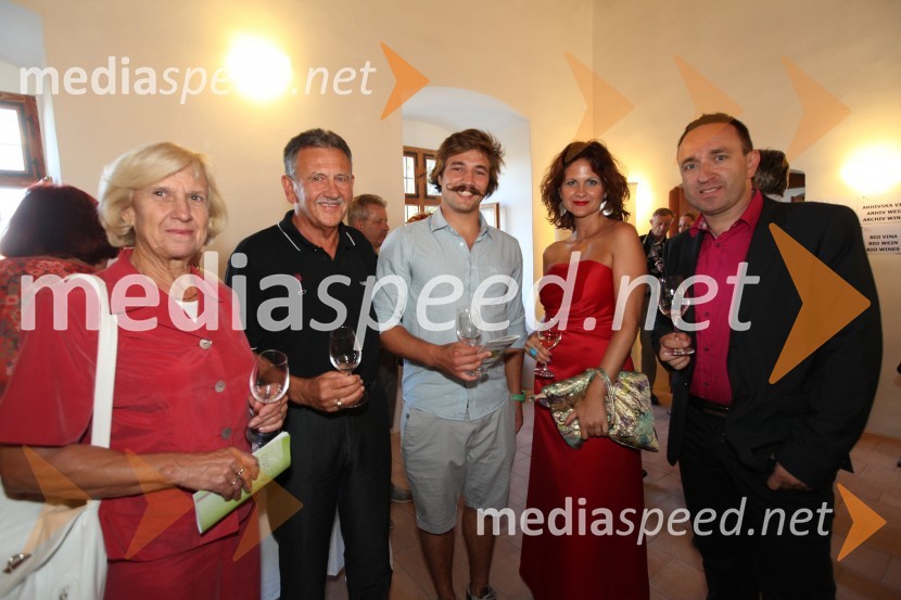 Anton Kampuš, župan občine Gornja Radgona in soproga Marija, Filip Flisar, smučar prostega sloga, mag. Norma Bale, direktorica Kultprotur, Borut Cvetko, direktor Mediaspeed3. Salon Traminec 2012