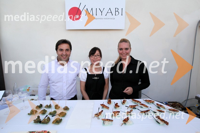 Tim Ribič, tenorist in lastnik restavracije Miyabi, ... in Nina Kobal3. Salon Traminec 2012