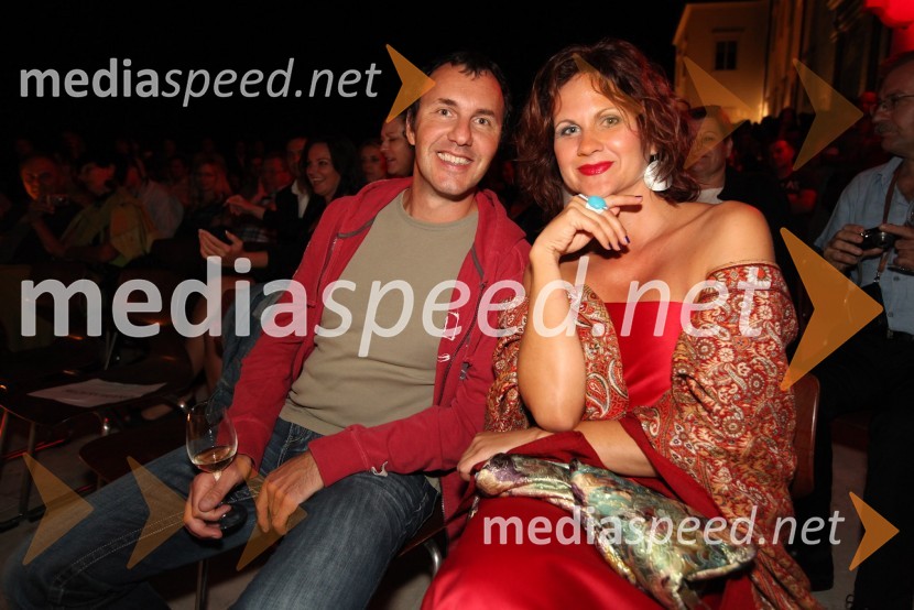 Jernej Dirnbek, Mi2 in mag. Norma Bale, direktorica Kultprotur3. Salon Traminec 2012