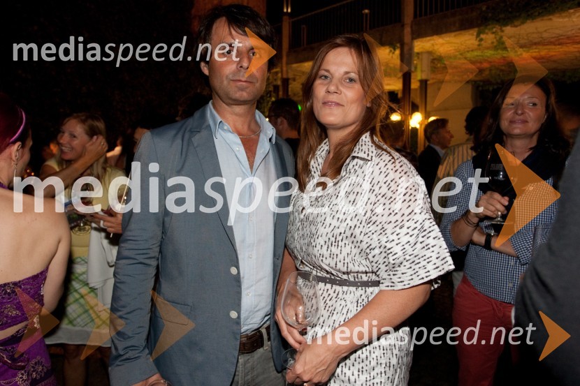 Aleksander in Amanda VujadinovičŽenske in vino Slovenija