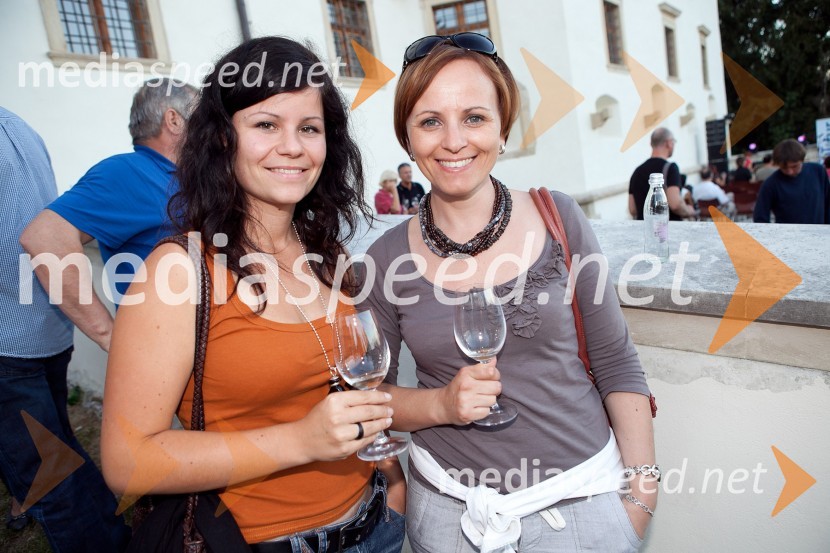 Bojana Šrajner, novinarka in Nataša Kuhar, Radio Maribor3. Salon Traminec 2012