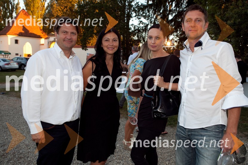 Leo Ivanjko, lastnik družbe Vinag, Klementina Ihanec, predsednica uprave družbe Vinag, Iris Kociper Haas, v.d. direktorja JGZ Brdo protokolarne storitve RS in Damir Haas, Hass avtomobili d.o.o.3. Salon Traminec 2012