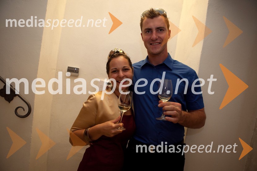 Jerneja Jančar, vinska kraljica Radgonsko - Kapelskih goric in ...3. Salon Traminec 2012