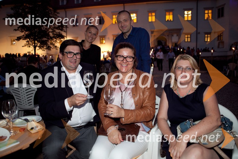 Stojita: Vesna Gorjup Zupančič, odvetnica in ... 
Sedijo: Danijel Koletić, Apriori Komunikacije, Tatjana Novak, direktorica podjetja Press Clipping in Helena Koščica, direktorica Press Clipping Hrvaška3. Salon Traminec 2012