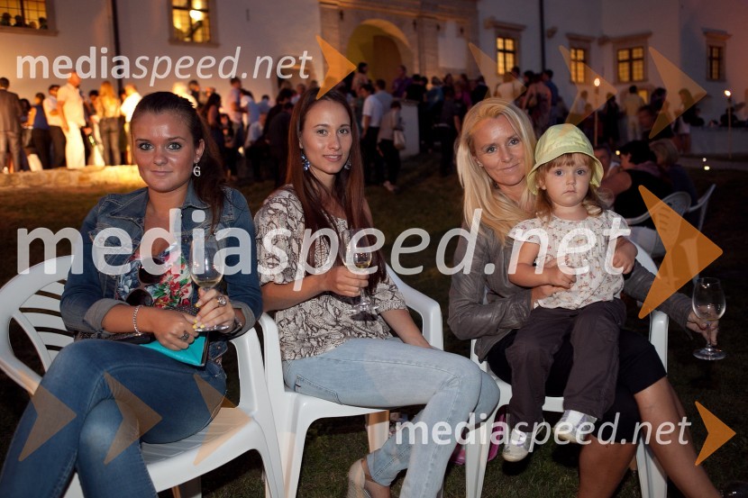 ..., ... ter Sanja Večernik in hčerka Kim3. Salon Traminec 2012