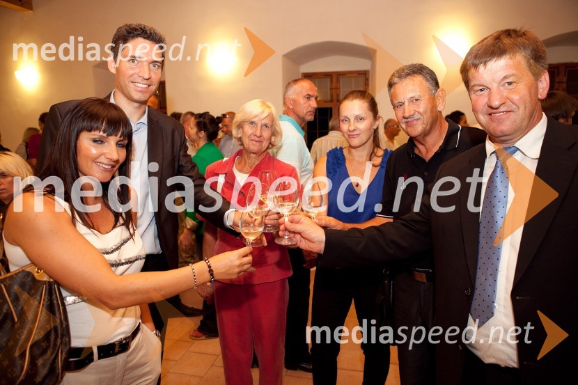 ..., ..., Marija Kampuš, ..., Anton Kampuš, župan Občine Gornja Radgona ter Franc Bogovič, minister za kmetijstvo in okolje3. Salon Traminec 2012