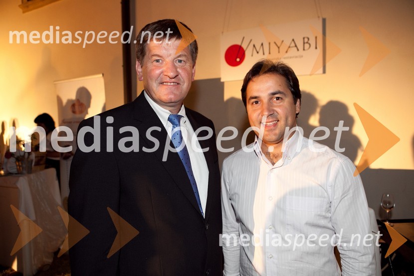 Franc Bogovič, minister za kmetijstvo in okolje ter Tim Ribič, tenorist in lastnik restavracije Miyabi3. Salon Traminec 2012