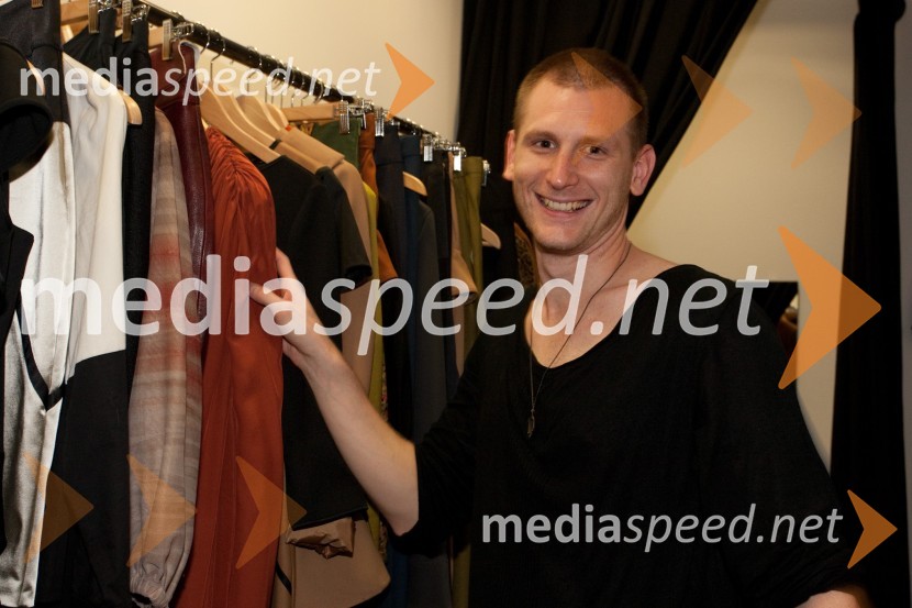 Matevž Faganel, modni oblikovalecKoda 386, nighttime shopping