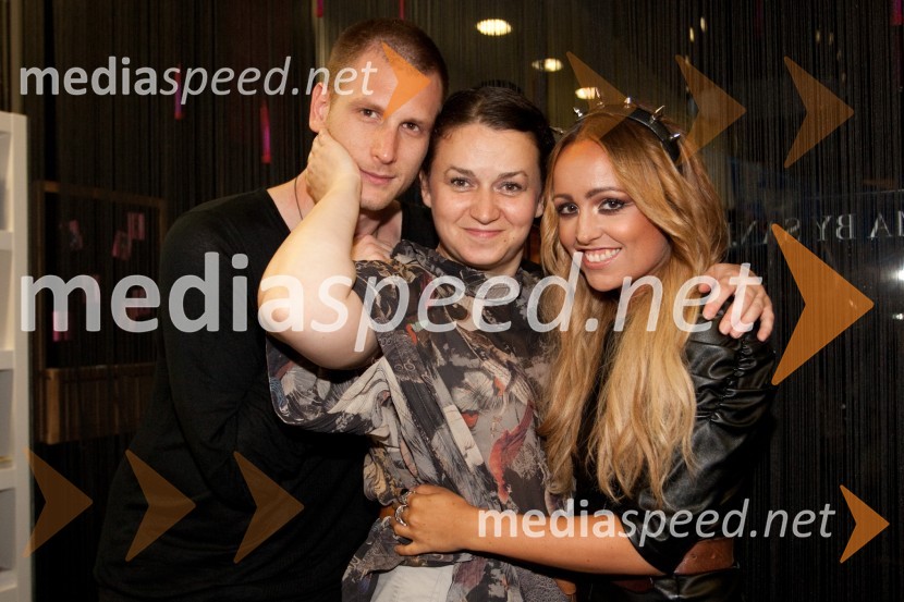 Matevž Faganel, modni oblikovalec, Sanja Grcič, modna oblikovalka in Nina Šušnjara, modna oblikovalkaKoda 386, nighttime shopping