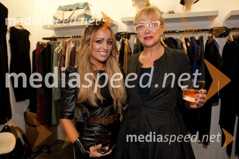 Nina Šušnjara, modna oblikovalka in Barbara Žnidar, Projekt 27Koda 386, nighttime shopping